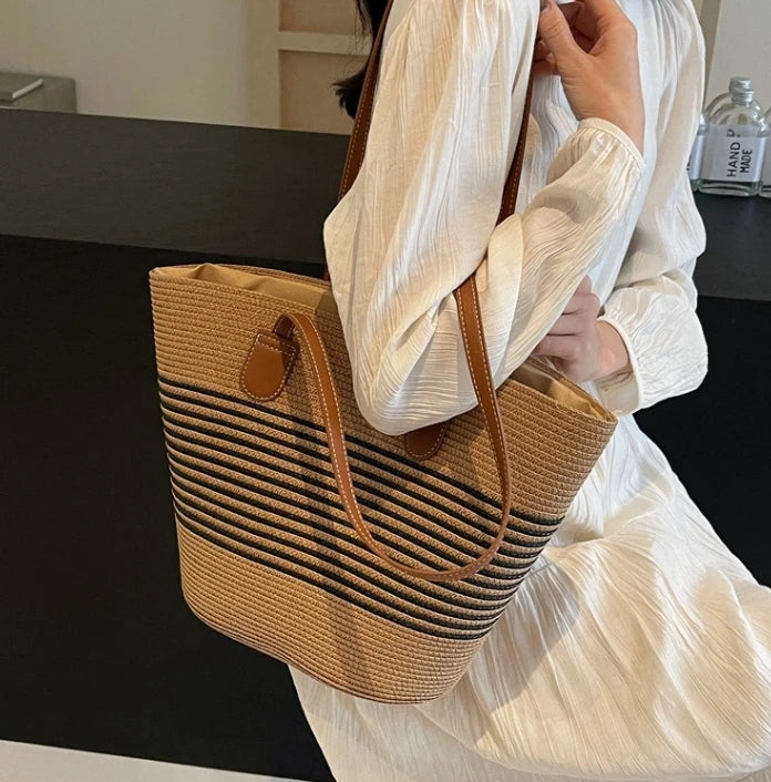 Designer Straw Shoulder Bag for Women – Vacation & Outdoor Style
