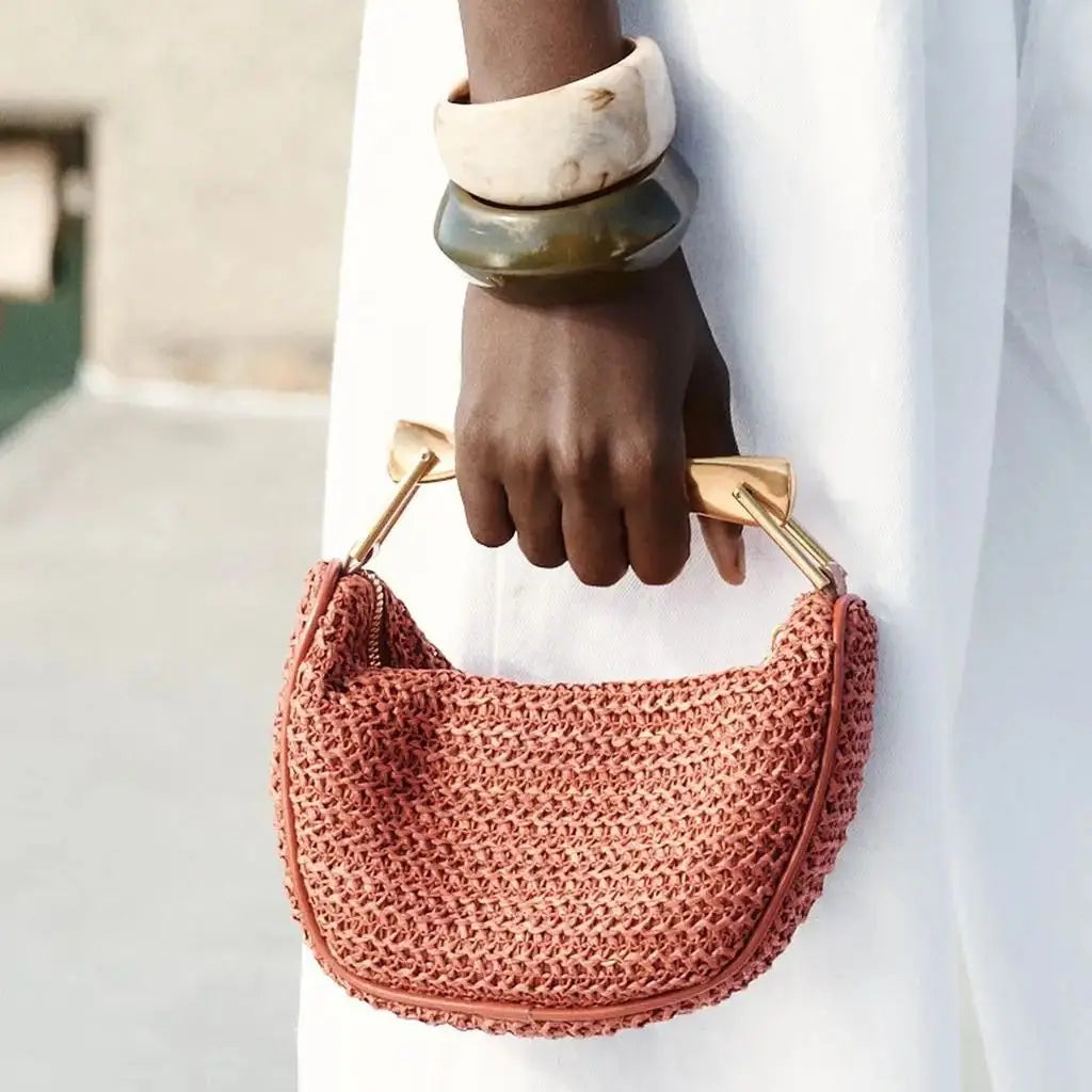 Chic Summer Straw Crossbody Bag – Half-Moon Woven Design for Stylish Women