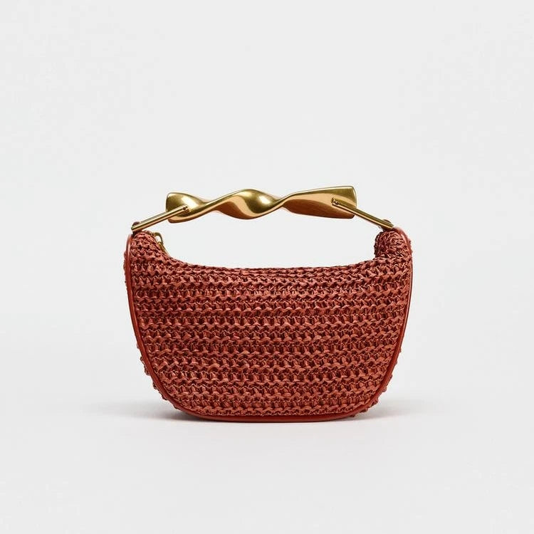 Chic Summer Straw Crossbody Bag – Half-Moon Woven Design for Stylish Women