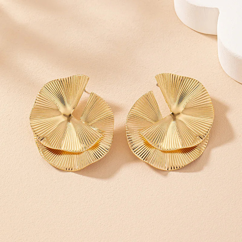 Luxury Metal Flower Statement Earrings – Bold & Elegant Design