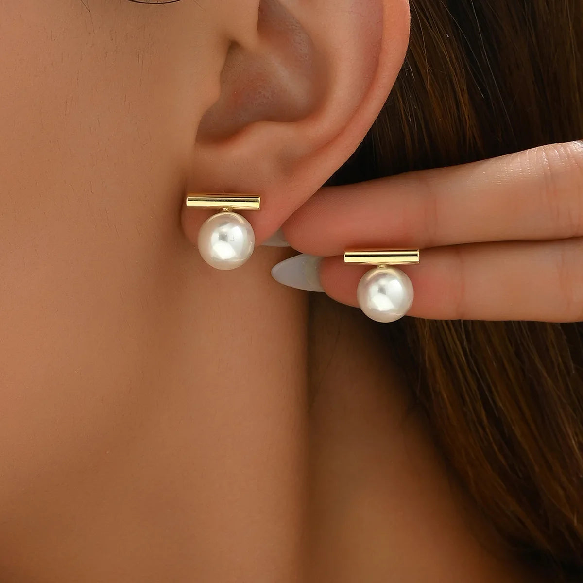 Elegant Gold Pearl Stud Earrings for Women – Luxury Fashion