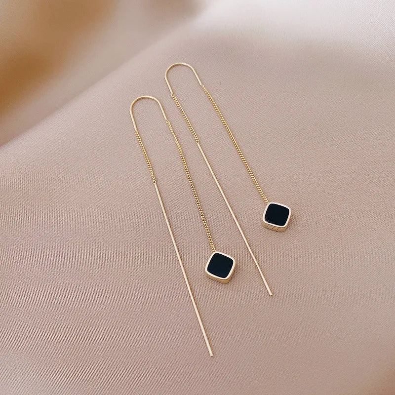 Chic Black Pendant Earrings – Timeless Luxury for Women