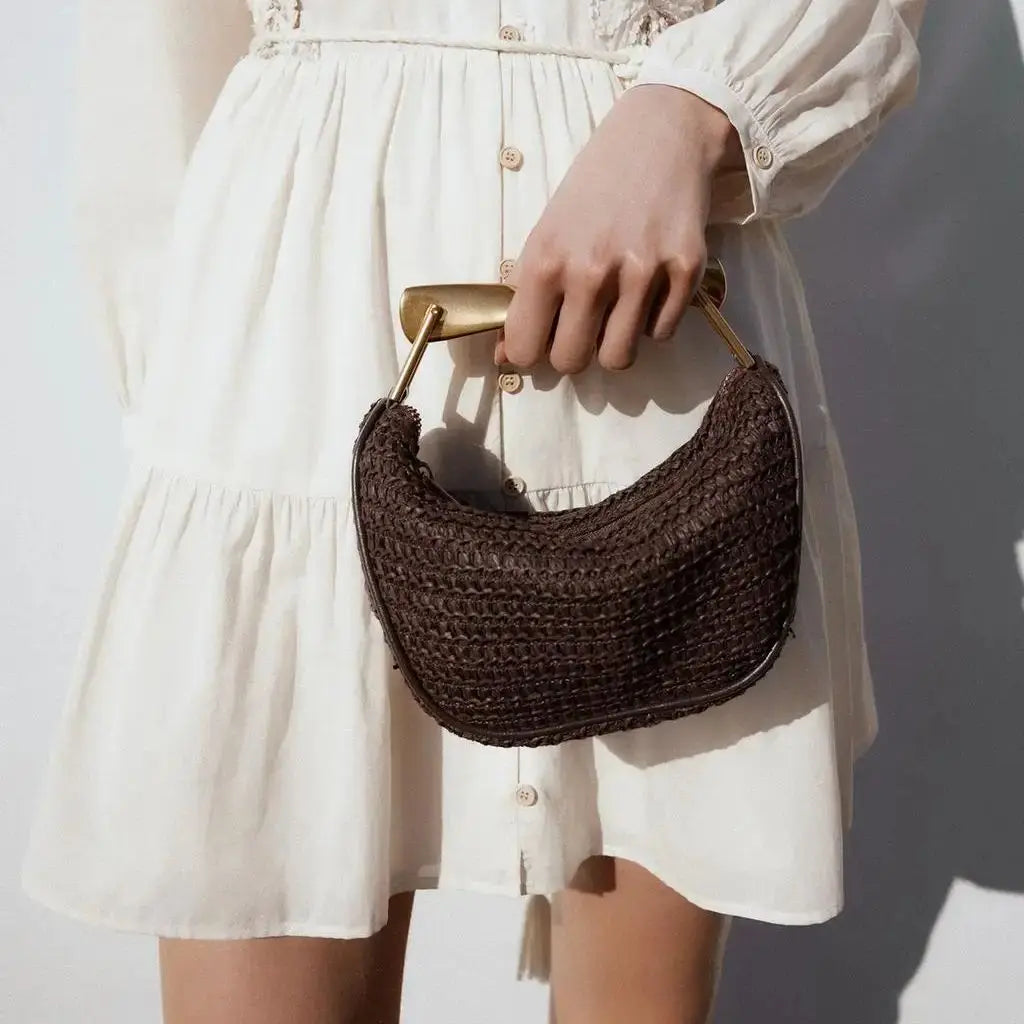 Chic Summer Straw Crossbody Bag – Half-Moon Woven Design for Stylish Women