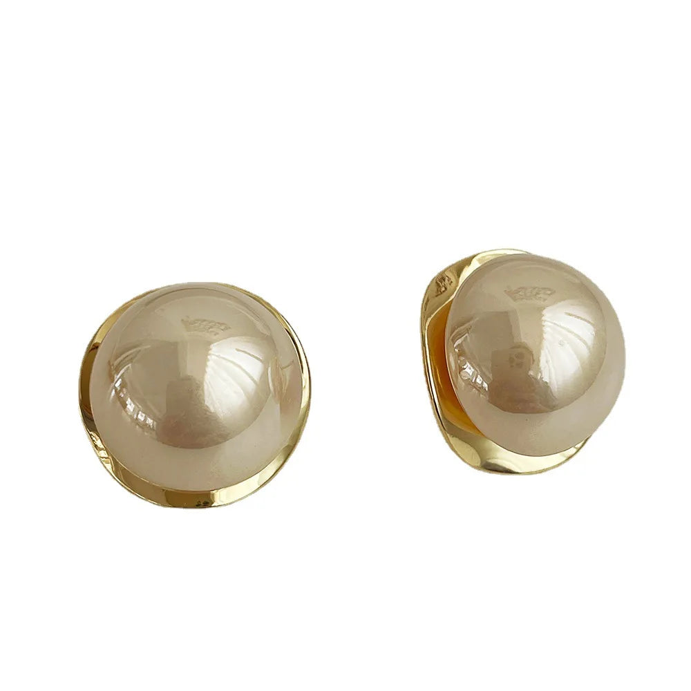 Elegant Golden Pearl Stud Earrings – Light Luxury Jewelry for Women