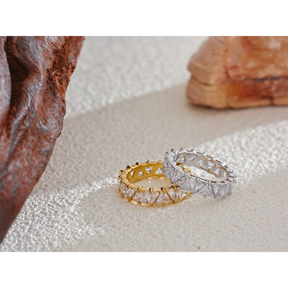 Luxury Bling Heart Ring in Stainless Steel with Sparkling Cubic Zirconia for Women