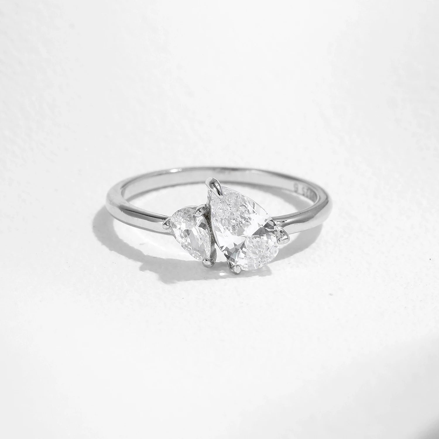 Elegant 925 Sterling Silver Pear CZ Finger Ring – Luxury Women’s Jewelry