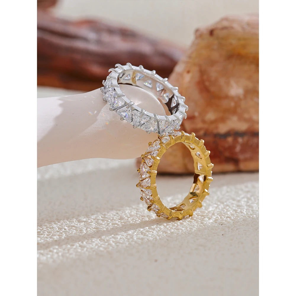 Luxury Bling Heart Ring in Stainless Steel with Sparkling Cubic Zirconia for Women