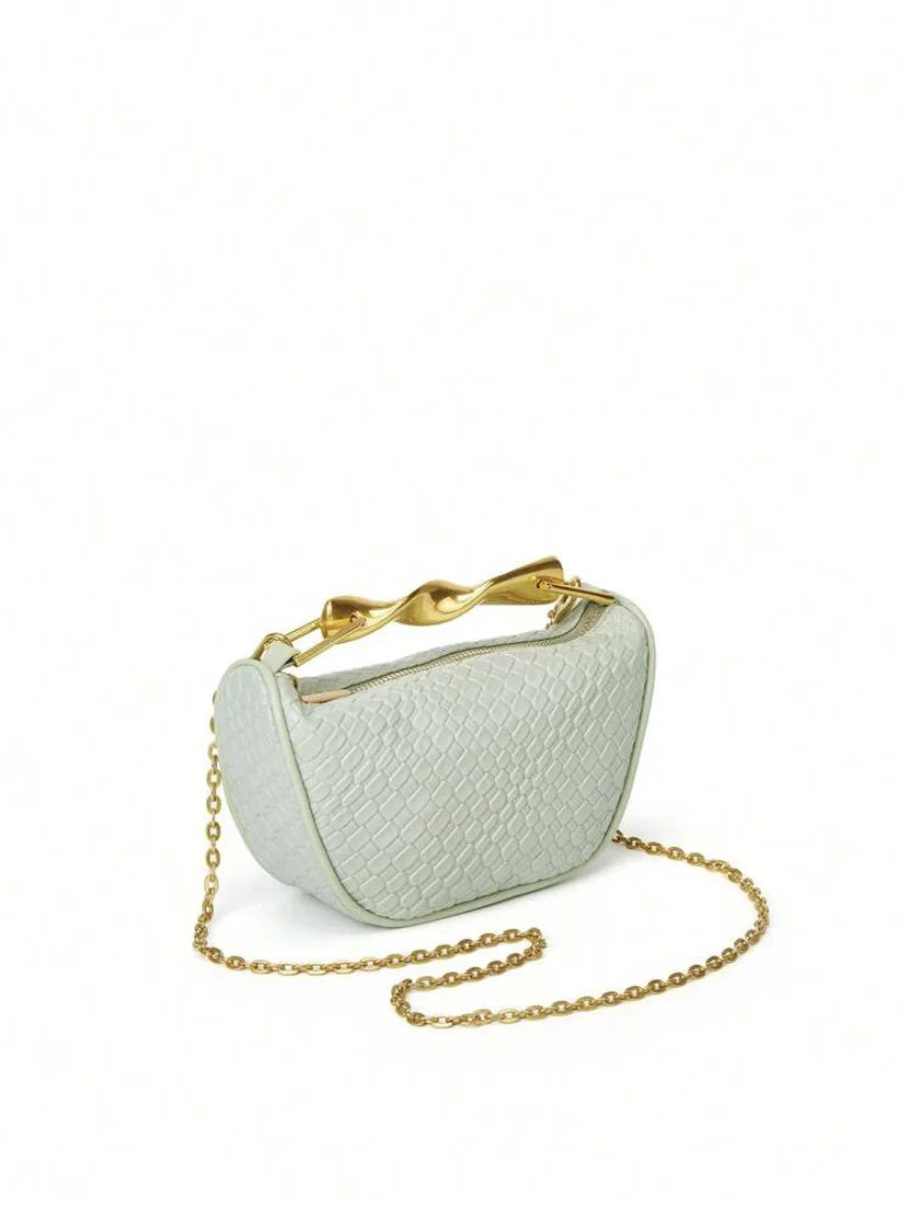 Chic Summer Straw Crossbody Bag – Half-Moon Woven Design for Stylish Women
