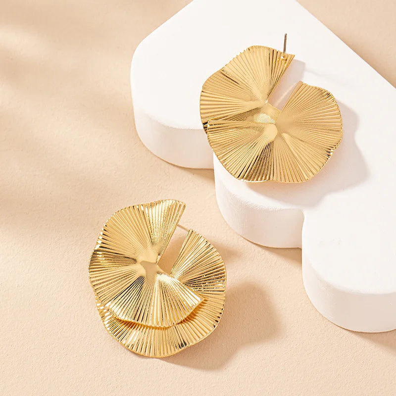Luxury Metal Flower Statement Earrings – Bold & Elegant Design
