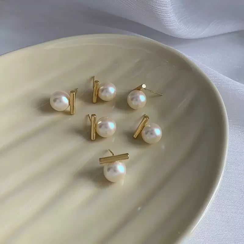 Elegant Gold Pearl Stud Earrings for Women – Luxury Fashion