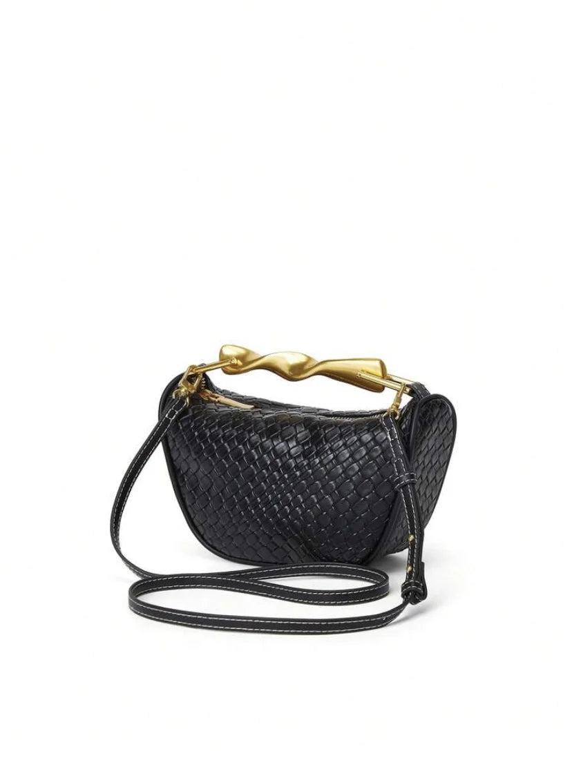 Chic Summer Straw Crossbody Bag – Half-Moon Woven Design for Stylish Women