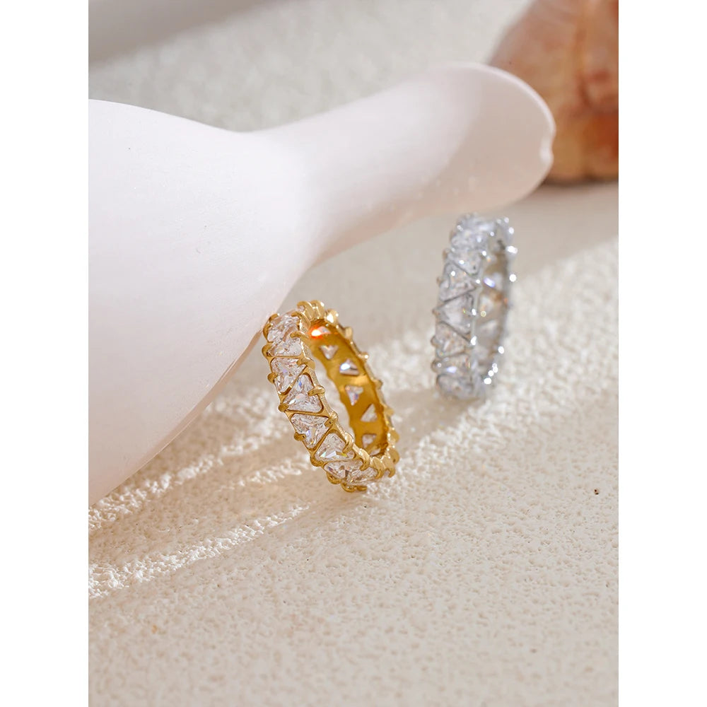 Luxury Bling Heart Ring in Stainless Steel with Sparkling Cubic Zirconia for Women