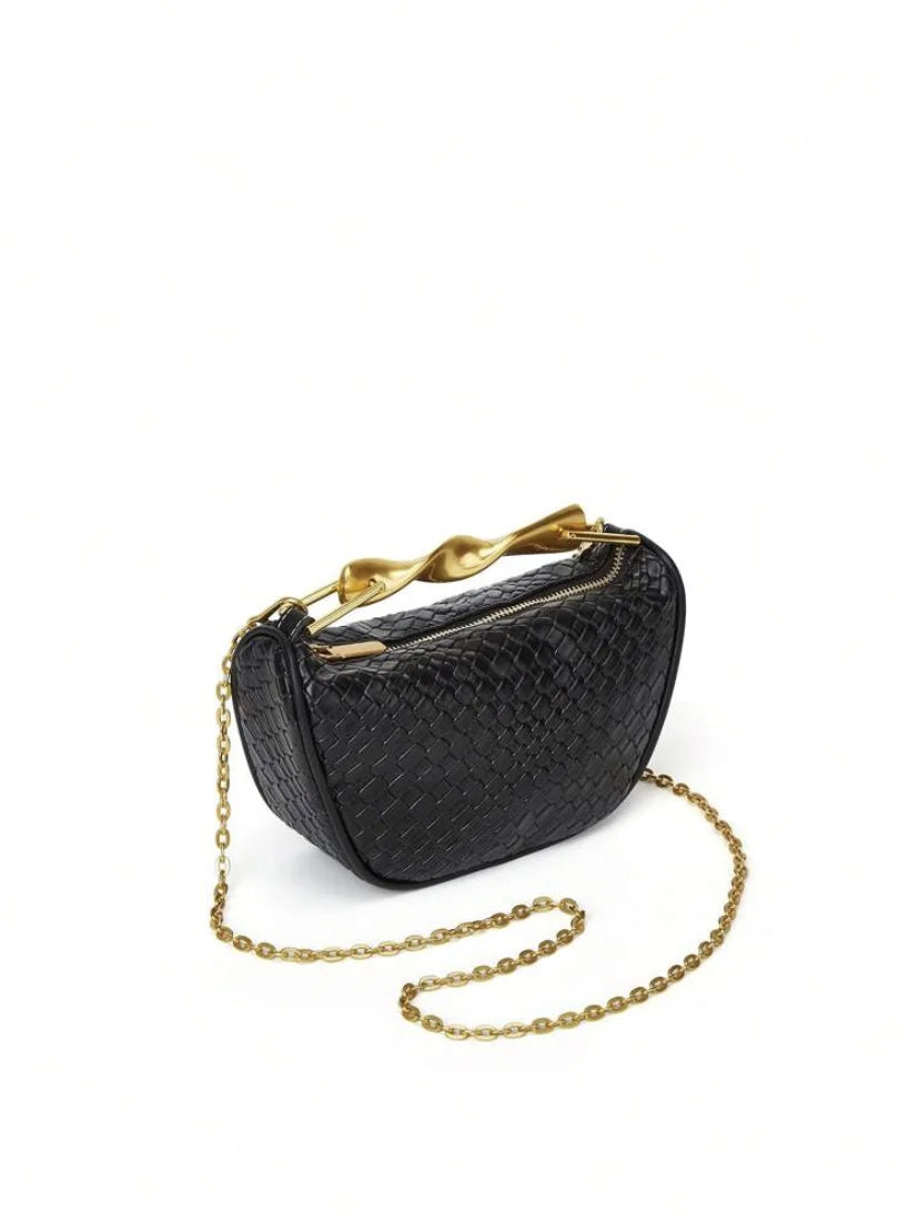 Chic Summer Straw Crossbody Bag – Half-Moon Woven Design for Stylish Women