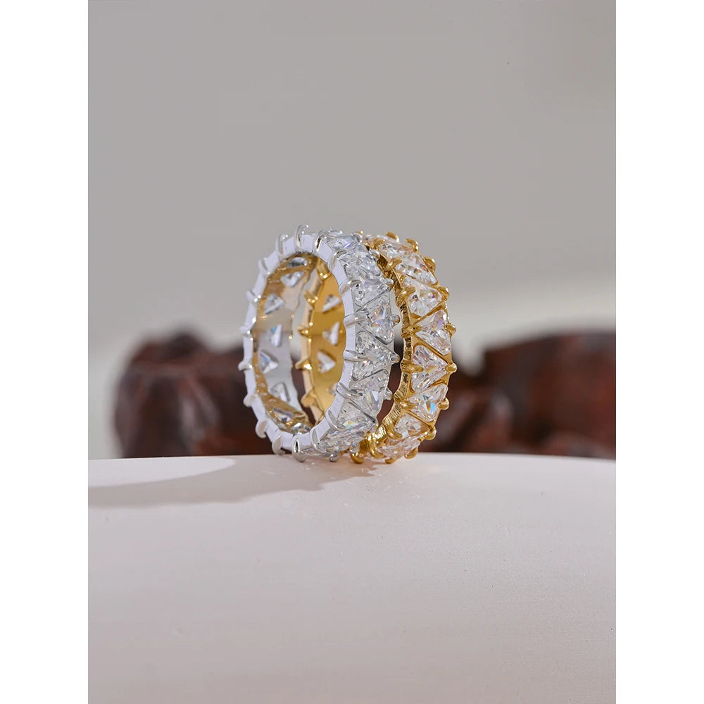Luxury Bling Heart Ring in Stainless Steel with Sparkling Cubic Zirconia for Women